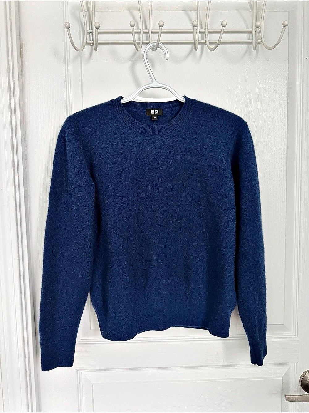 UNIQLO 100% Cashmere Crew Neck 
Sweater in Blue